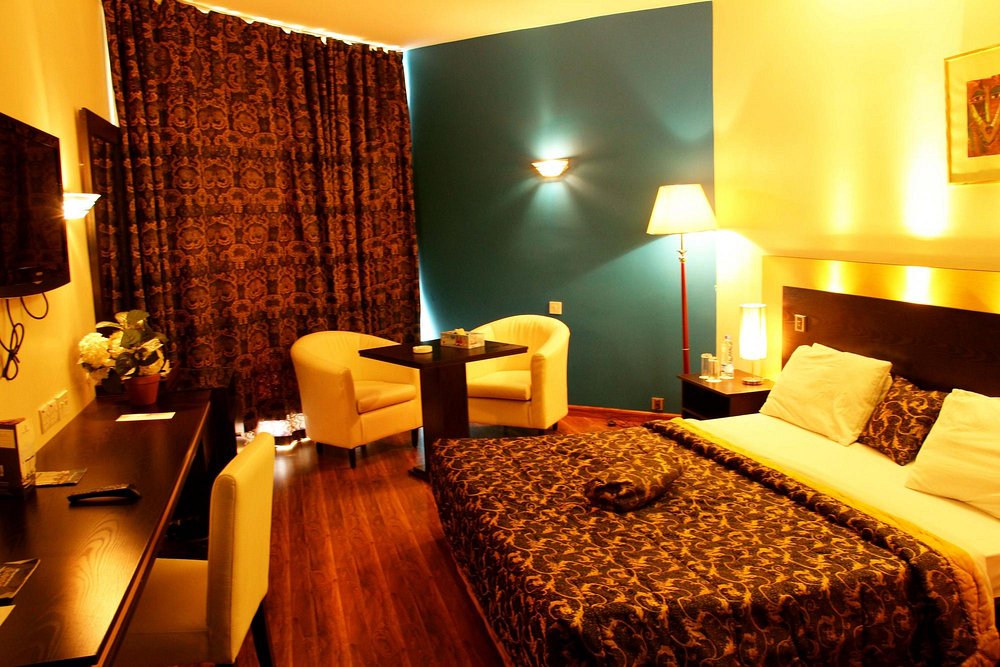/web/uploads/116/Hotel Presidential Portharcourt/room-photos/Garden Premier (NO MEAL INCLUDED)/premier exe.jpg